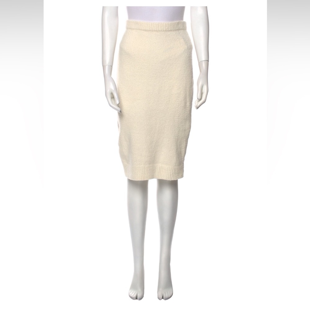 TOM FORD CASHMERE knit knee length pencil skirt. Winter white/ creamy white - Picture 2 of 7
